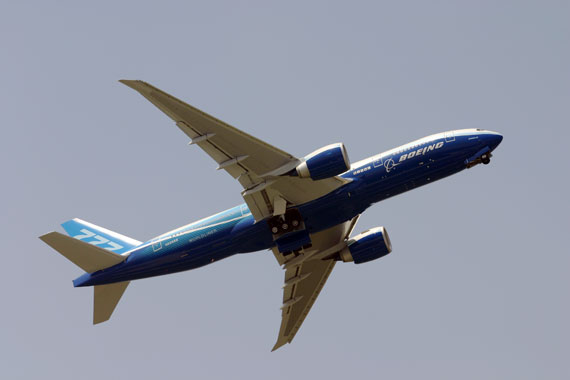 波音公司將加快777項目的增產步伐,從原計劃的2012年初提前六個月至2011年中期,將月產量從5架增至7架。