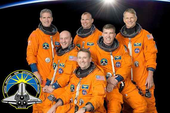 阿特蘭蒂斯號航天飛機機組成員