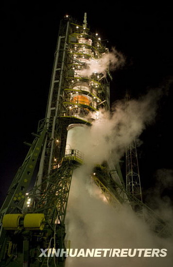 21日，在哈薩克斯坦境內的拜科努爾航天發射中心，俄羅斯“聯盟TMA-17”載人飛船矗立在發射塔上。