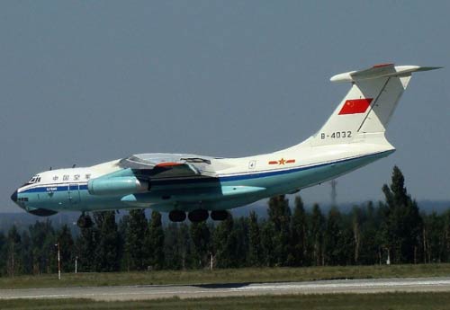 資料圖：中國(guó)空軍伊爾76大型運(yùn)輸機(jī)
