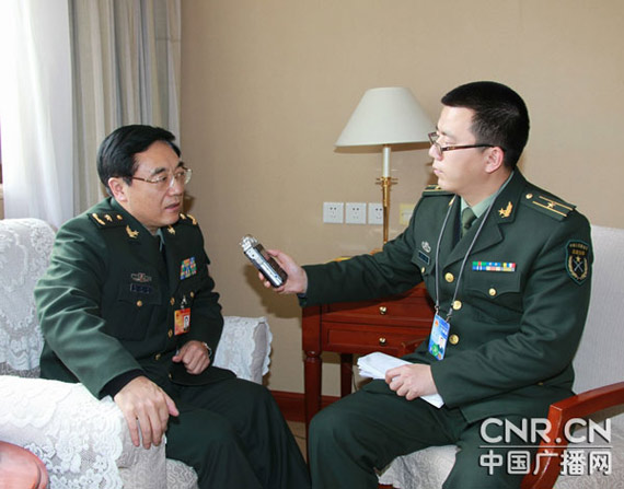 全國人大代表、濟(jì)南軍區(qū)裝備部部長朱文玉接受專訪圖片來源:中廣網(wǎng)陶宏祥攝