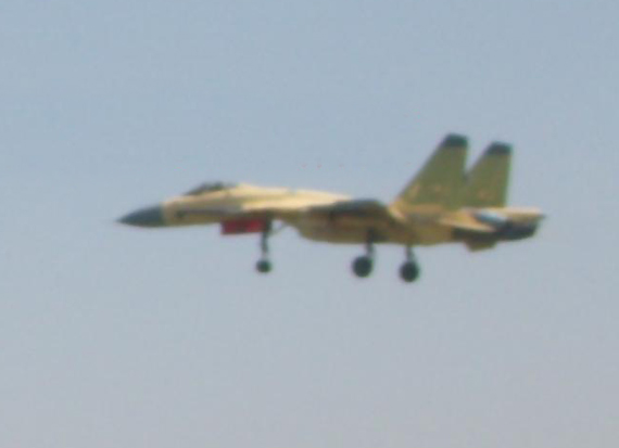 網絡上流傳的中國殲15艦載機試飛圖