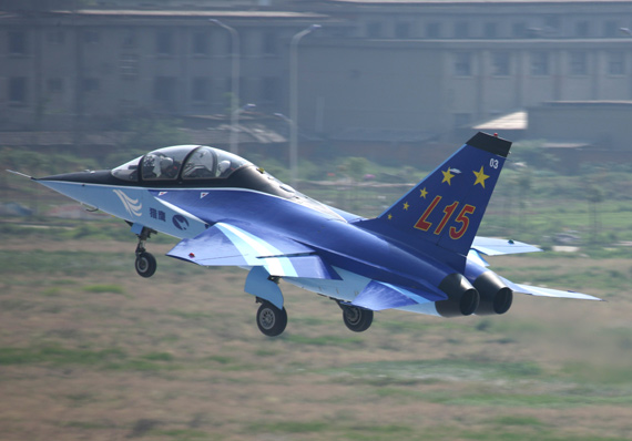 國產獵鷹03號教練機達國際同類先進水平(組圖)
