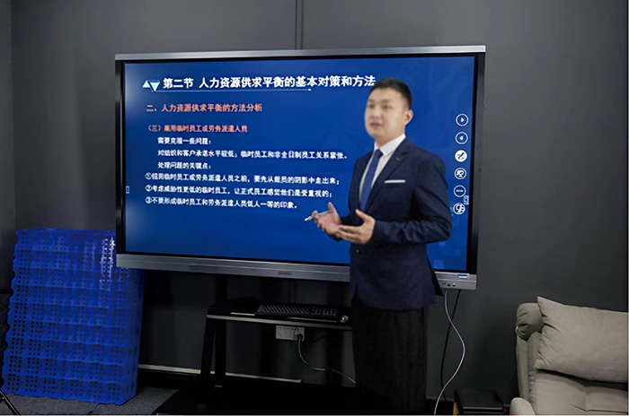 軍文知學(xué)教育：深耕軍隊(duì)文職人才培養(yǎng)，助力強(qiáng)軍事業(yè)新發(fā)展